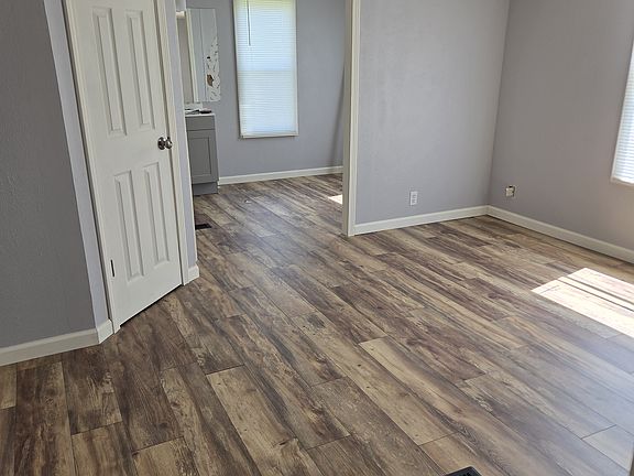 3rd image of 209 Crosswhite Ln