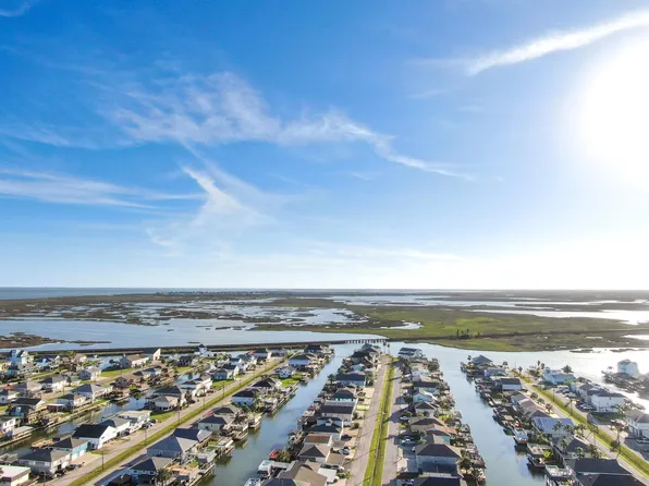 190 Barracuda St, Bayou Vista, TX 77563