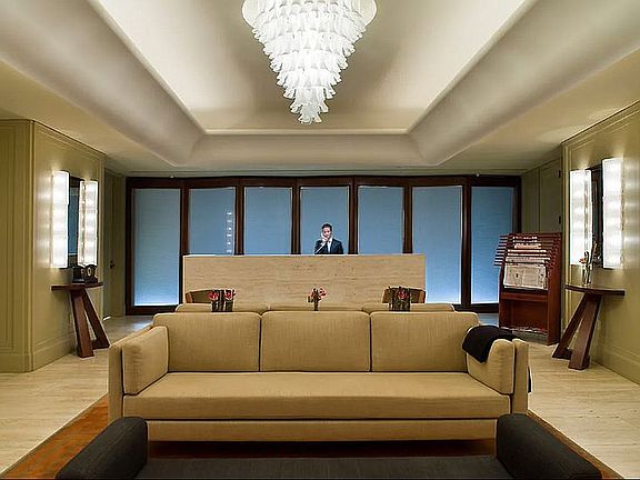 2nd image of 55 Wall St APT 826