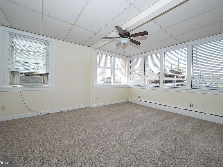 1 S Valley Rd #202 — Photo 13