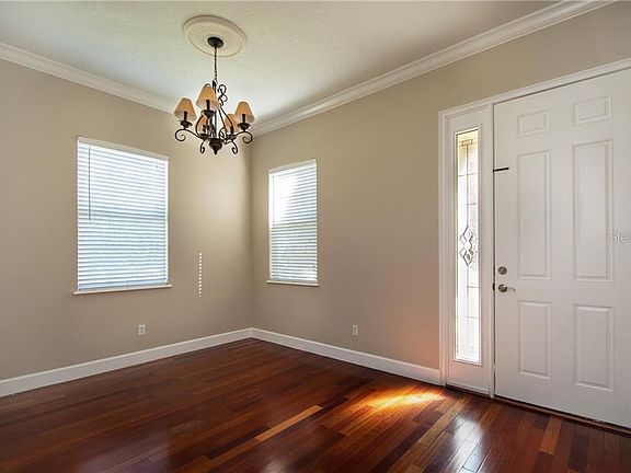 3rd image of 762 Country Ln