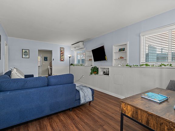 3rd image of 2608 Violet St