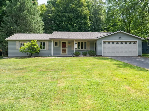 11 Elm Dr, Brockport, NY 14420
