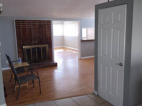 Entry way, kitchen is to the right