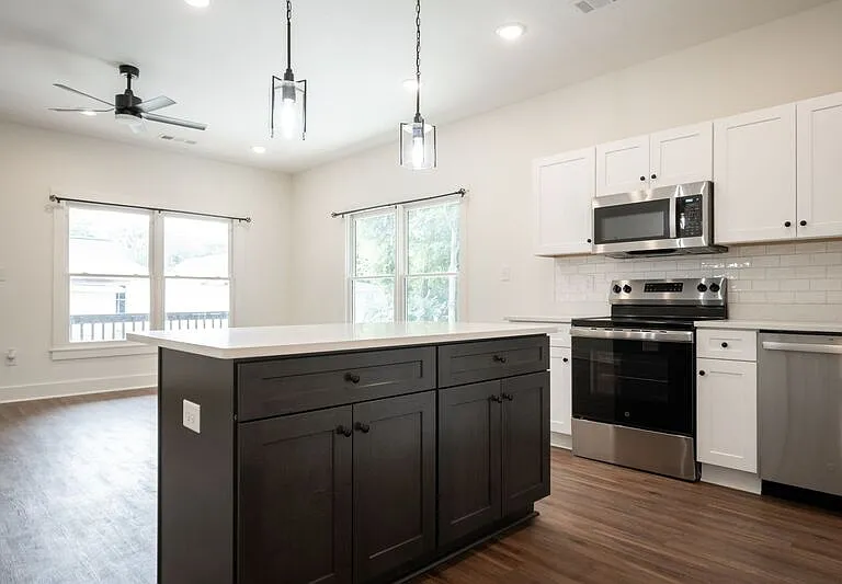382 N Chase St — Photo 11