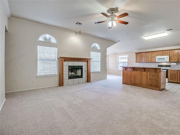 3rd image of 1628 Briarcreek