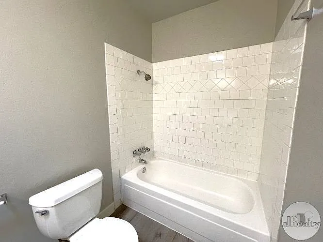 Chadron Manor — Photo 18