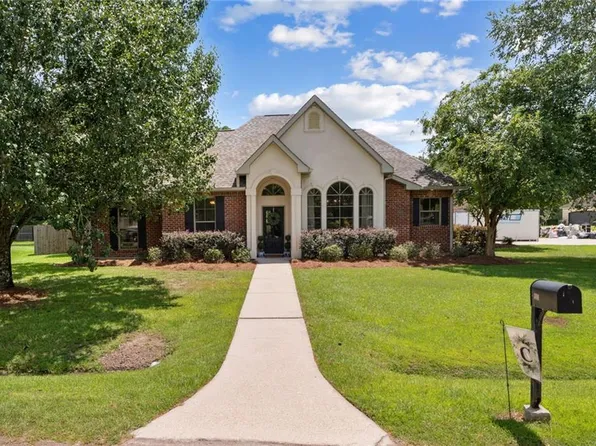 300 Prince Dr, Madisonville, LA 70447