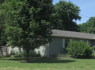 402 Serra St, Lyons, KS 67554