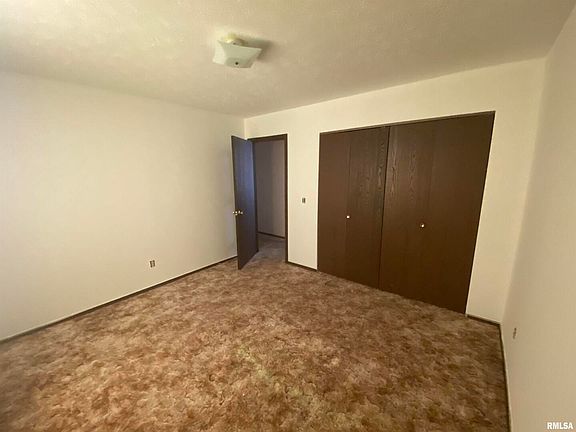 5th image of 23 Lakewood Dr