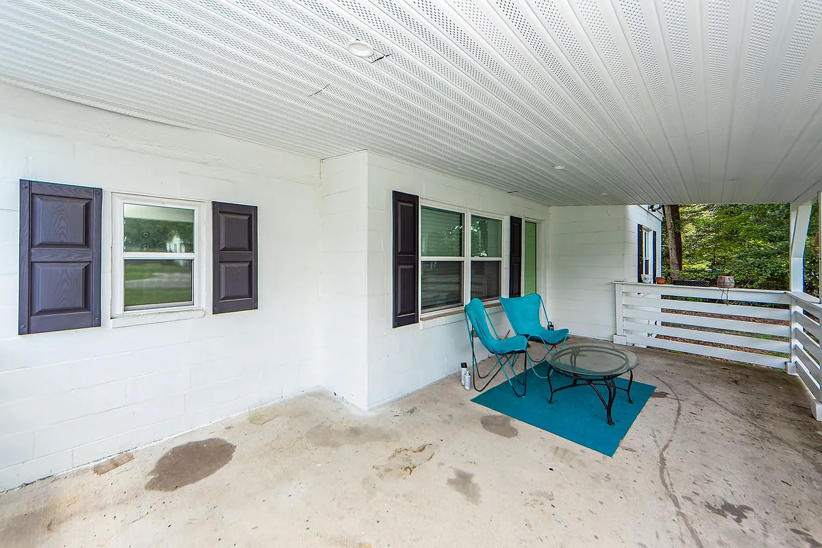 Building Photo - 6933 Raymond Ave