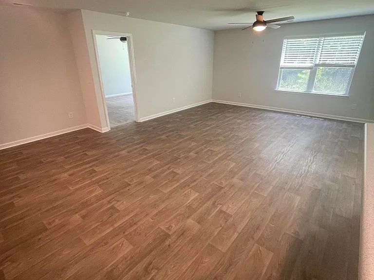 413 High Ridge Ct — Photo 32
