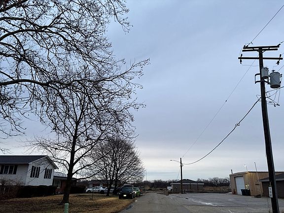 4th image of 60 Oak Rd