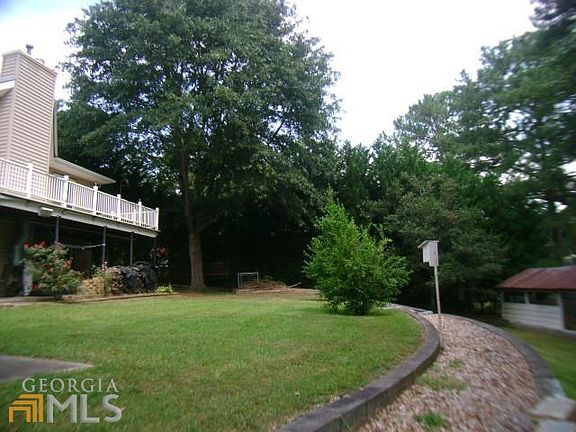 4th image of 2403 Lakeshore Dr NE