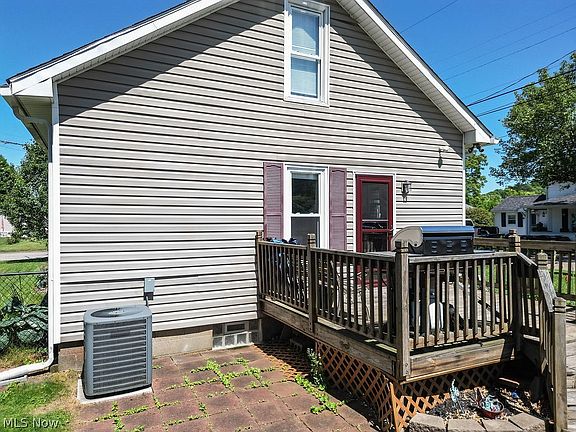 4th image of 714 Caroline Ave