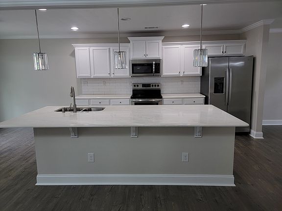5th image of 5808 Sanders Farm Ln