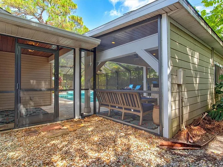 2729 Sydelle St — Photo 45