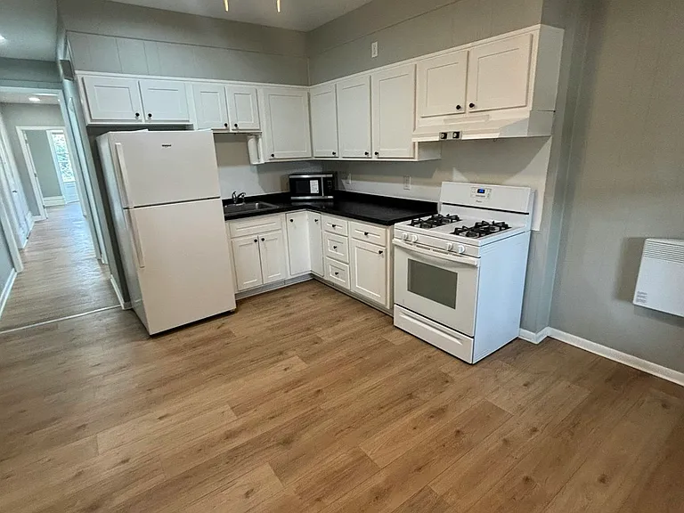 306 3rd St #3 — Photo 3