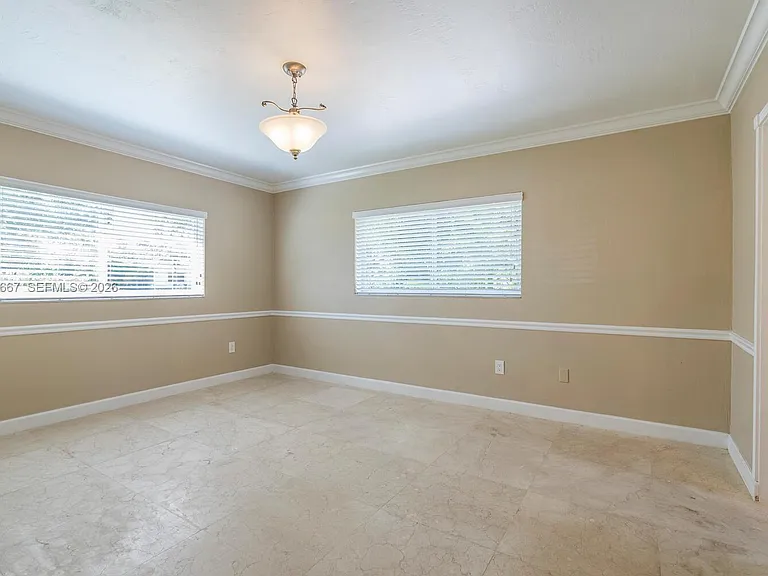 2890 Le Jeune Rd #2890 — Photo 7
