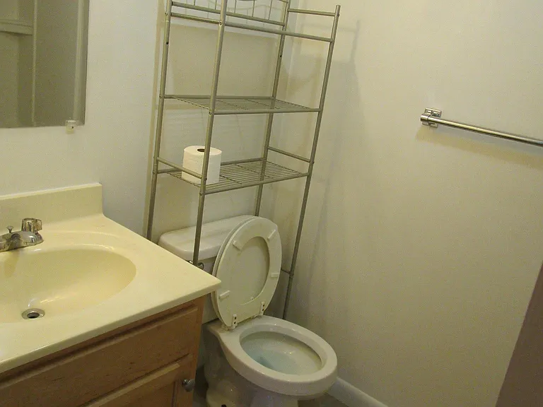 804 S Elm St #4 — Photo 6