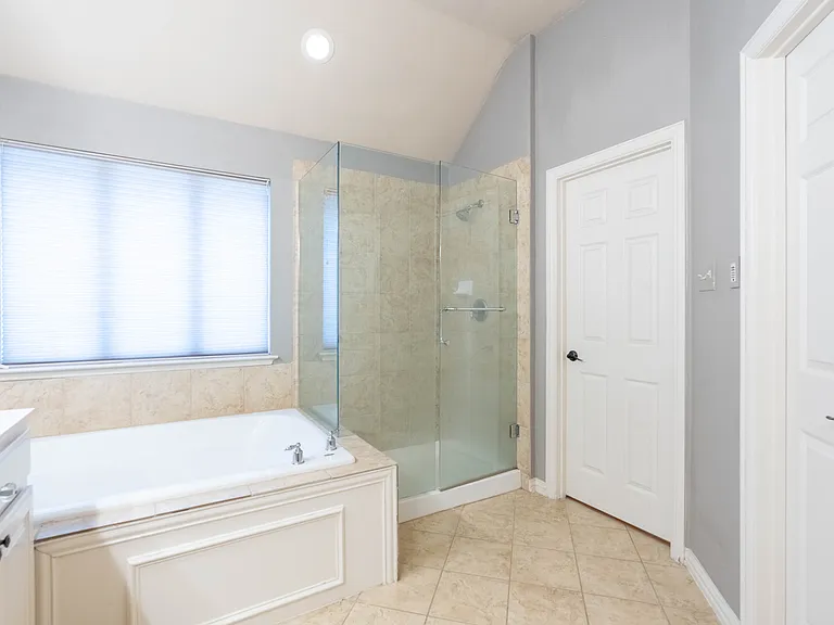 935 Panther Ln — Photo 16
