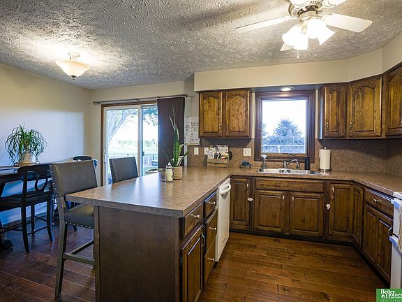 5th image of 1604 Harre Ln