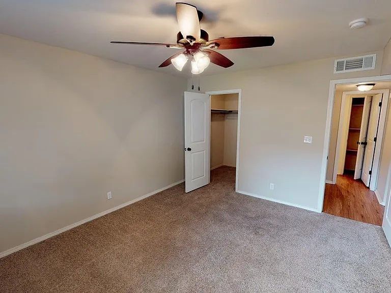 Metroplex Apartments — Photo 38