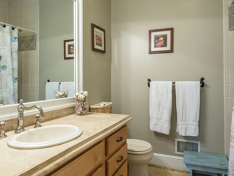 56 Glenview Dr — Photo 21