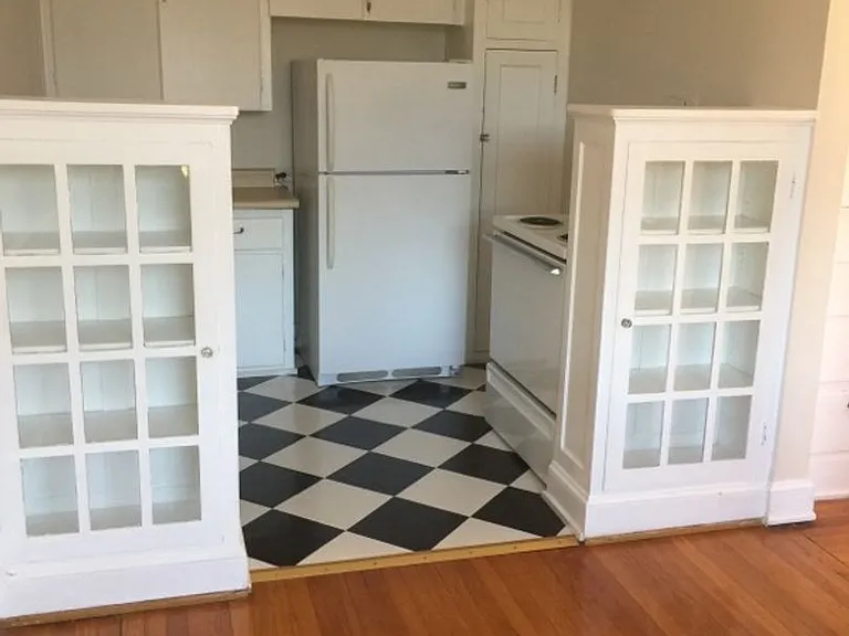 Mayflower Apartments — Photo 21