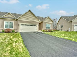 16 Harbour Oaks Way, Rochester, NY 14624