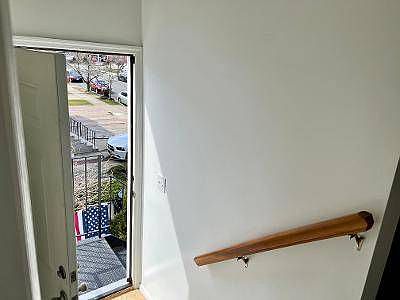 3rd image of 486 Medina St Floor 2