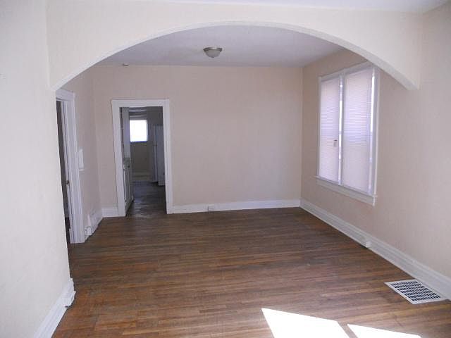 2nd image of 2324 Spruce St