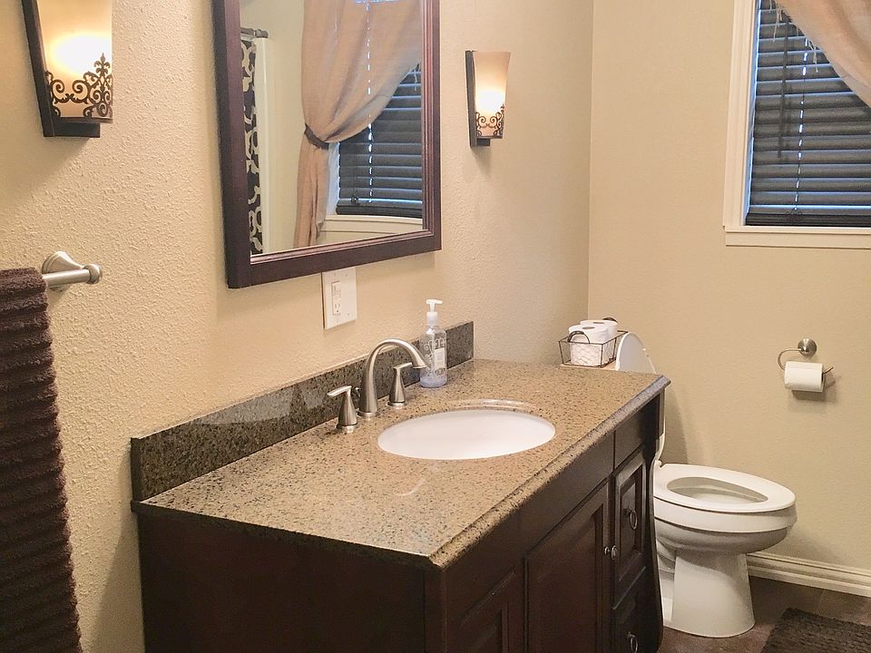Guest/Hallway Bathroom