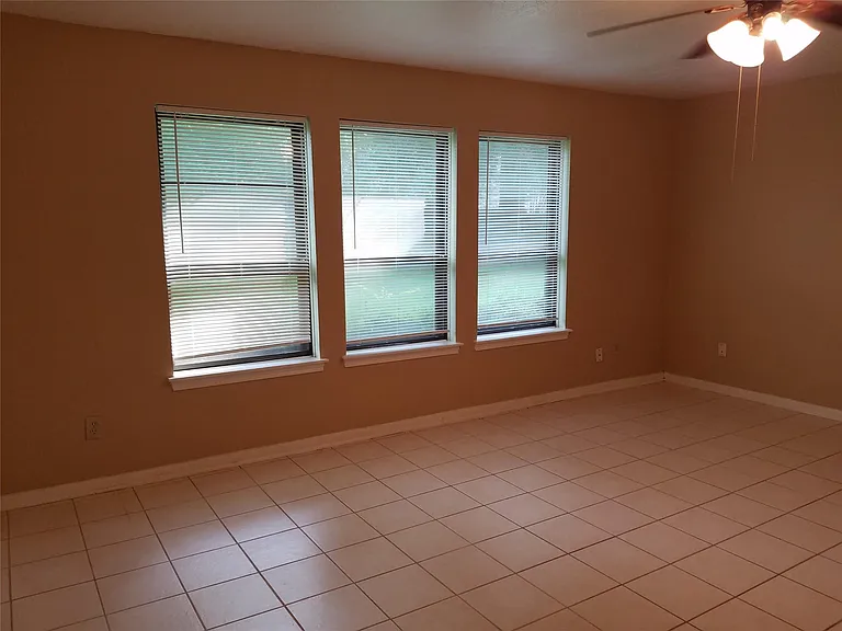 15526 Rio Plaza Dr — Photo 20
