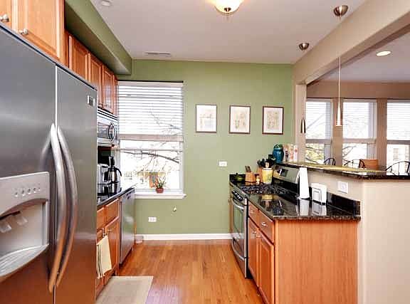 4th image of 4052 N Richmond St #2A