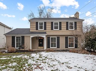 1055 Donmar Ct, Birmingham, MI 48009