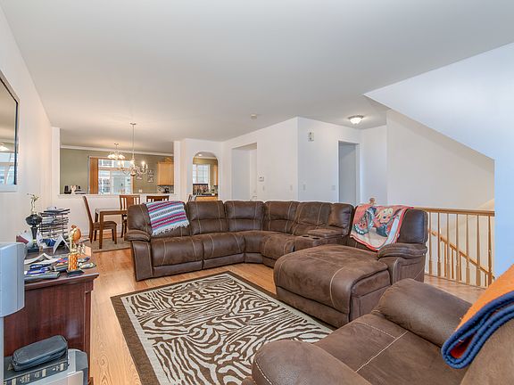 3rd image of 1699 Deer Pointe Dr