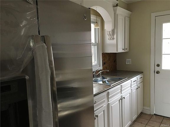 4th image of 82 Haseco Ave