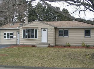 77 Baldwin Rd, Warwick, RI 02886