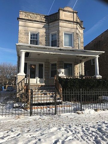 1st image of 833 N Waller Ave