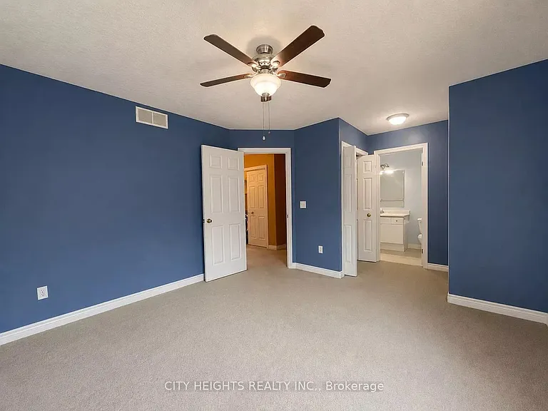 555 Grasslands Ct — Photo 9