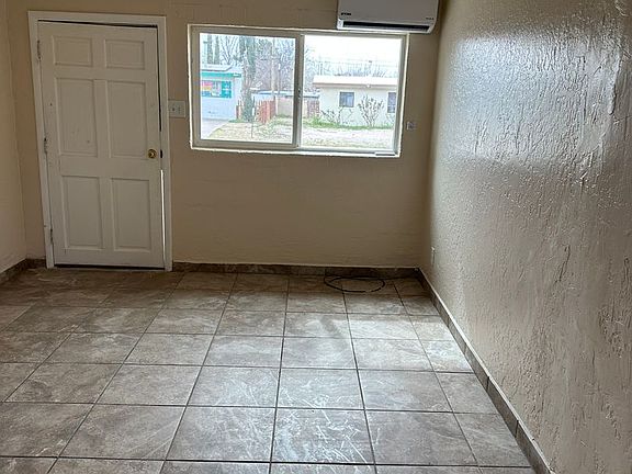 4th image of 1709 E Idaho Ave