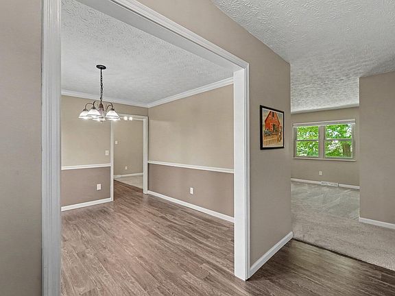 2nd image of 308 Chelsea Sq