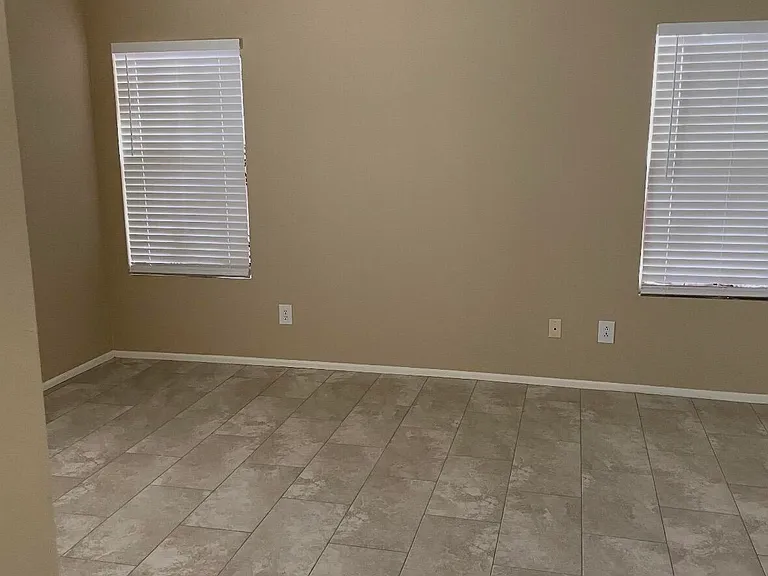 2463 E Springfield Pl — Photo 11