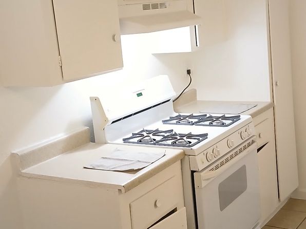 2022 Castleberry Ln APT A