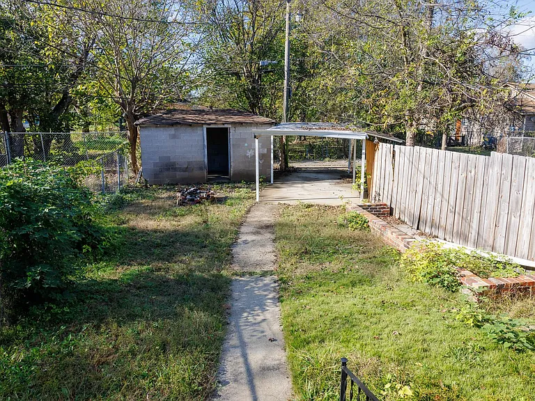 1306 Avenue R — Photo 19