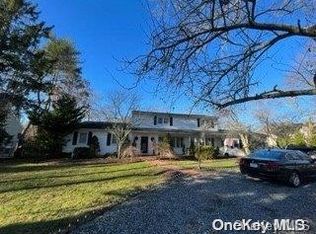 14 New St, Great River, NY 11739