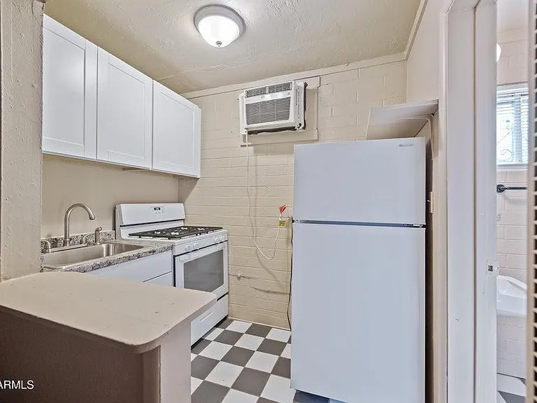343 W Portland St #6 — Photo 5