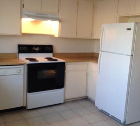4th image of 1050 Beryl St APT B