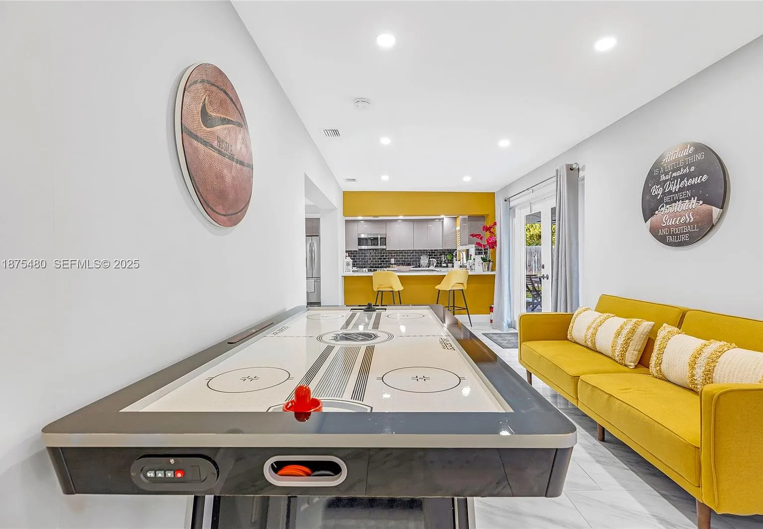 4 bed, 1984 sqft, $8,000 — Photo 4